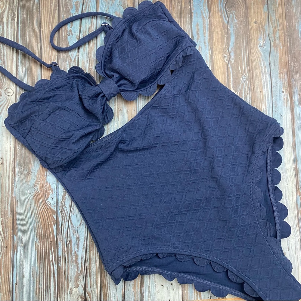 Cupshe Woman’s Bathing Suit